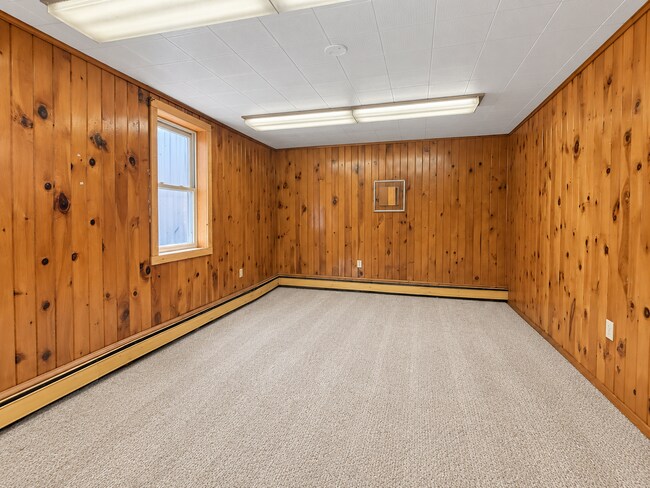 Building Photo - 136R N Broad St, West Hazleton.