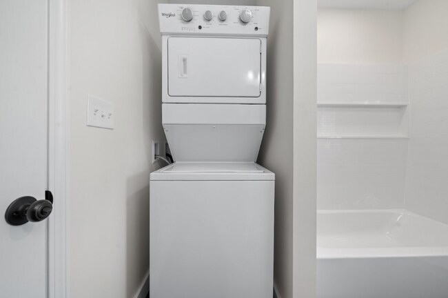 Building Photo - 17 Bridge St