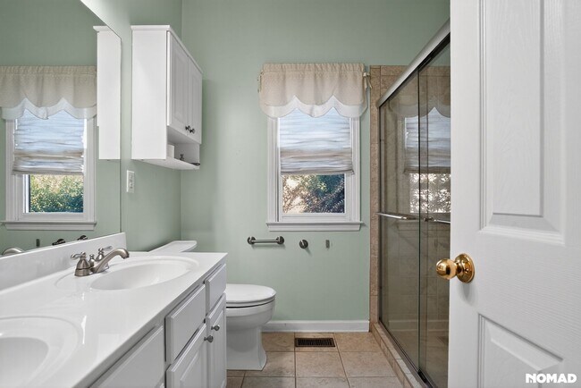 Building Photo - Spacious 4BR House in Canton