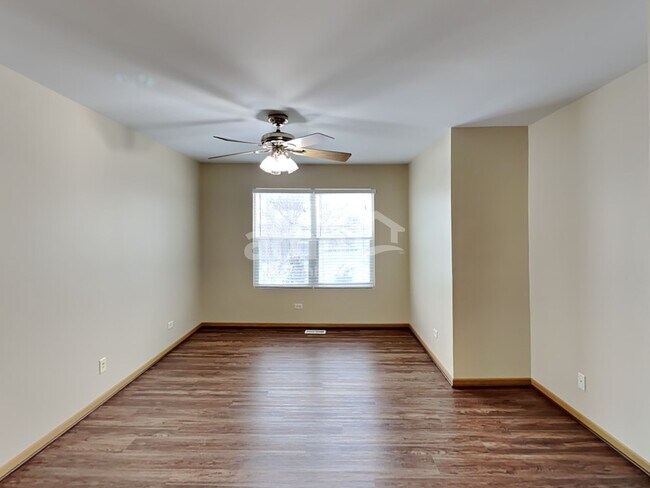 Building Photo - 329 Verbena Ln