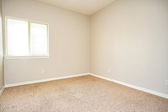 Building Photo - 12712 Tierra Karla Dr