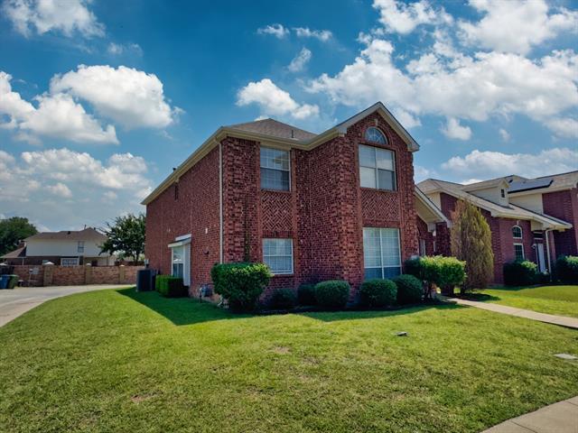 Building Photo - 1402 Stone Canyon Way