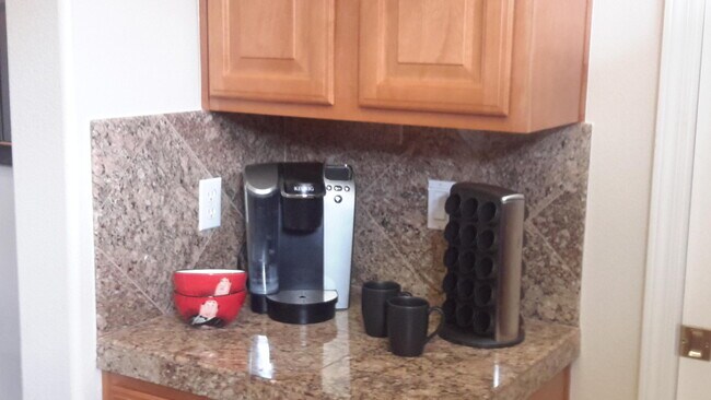 Building Photo - 35299 Meridia Ave