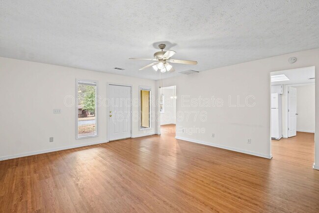 Building Photo - 4149 Oak Ferry Dr NE