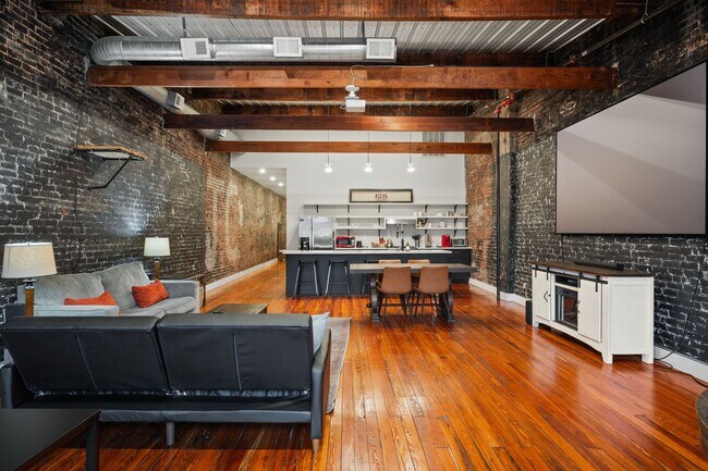 Building Photo - 124 Strawberry Alley