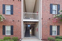 Building Photo - 635 Marshtree Ln