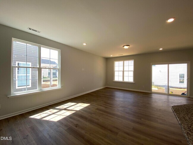 Building Photo - 17 Red Crabapple Ct