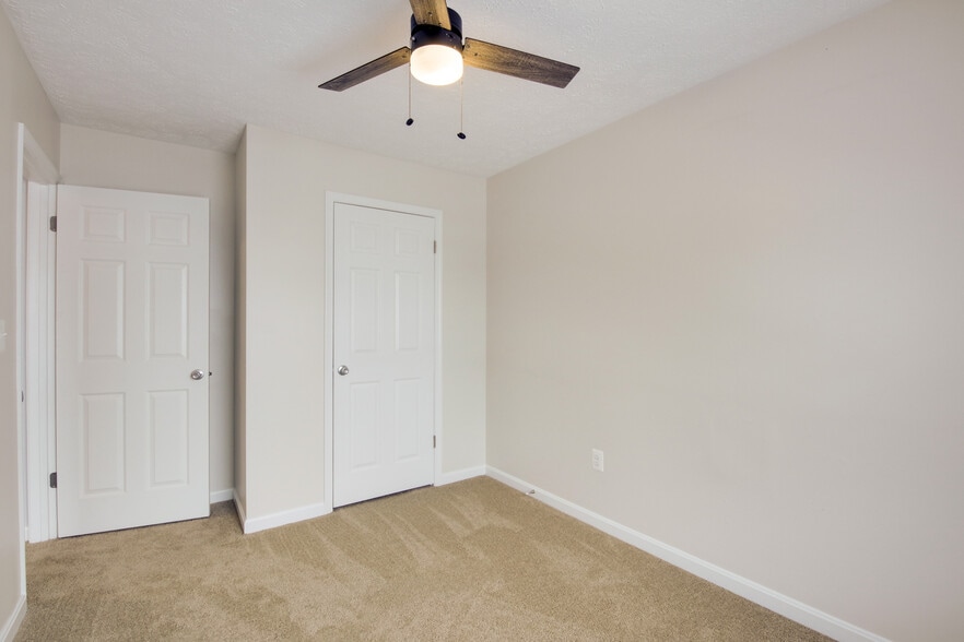 Building Photo - 307 Guilford Ct