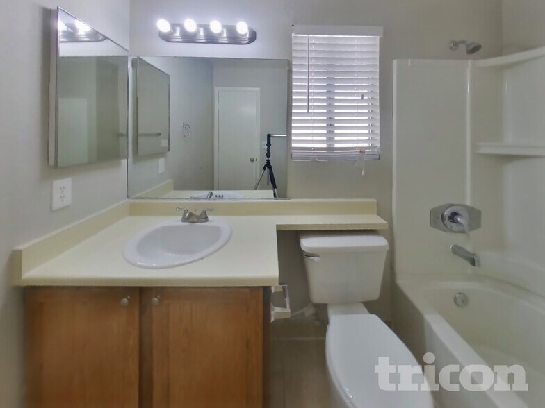 Building Photo - 855 Schooner Dr