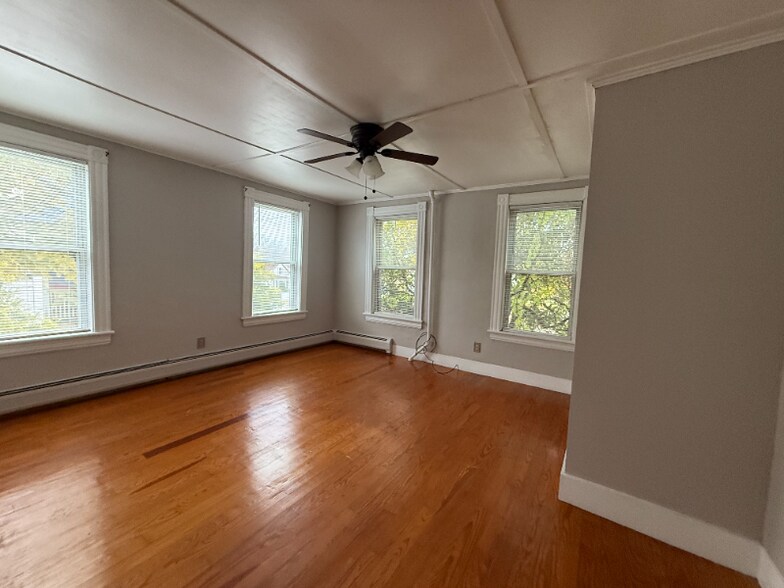 Building Photo - 71 Keeley St