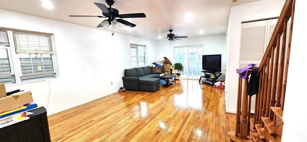 Livingroom - 919 Paterson Plank Rd