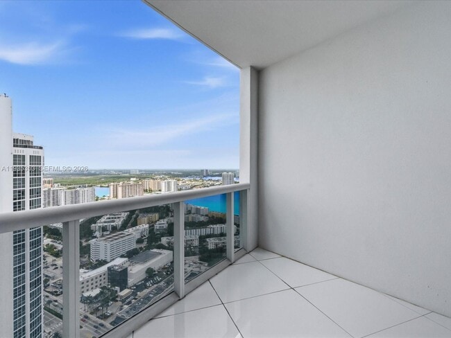 Building Photo - 18201 Collins Ave