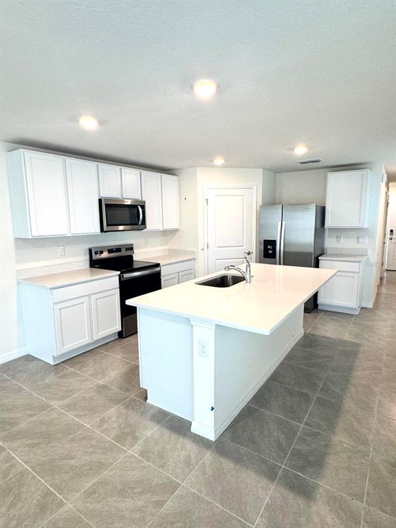 Building Photo - 2872 NE 21st Ct Rd