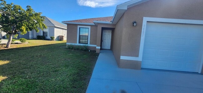 Primary Photo - 3 bedroom 2 bath 1 car garage