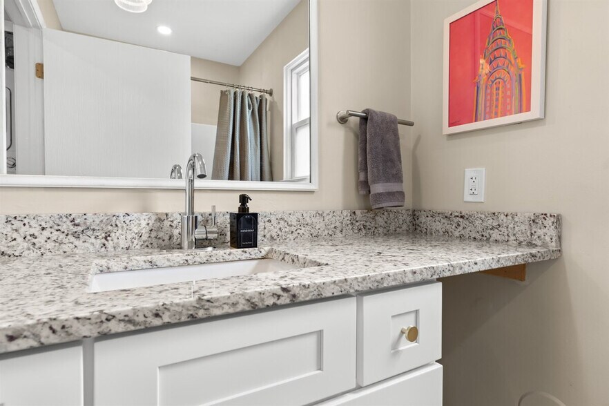 Building Photo - 18447 Sharon Ln