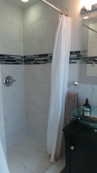 Building Photo - 43 Freeman street