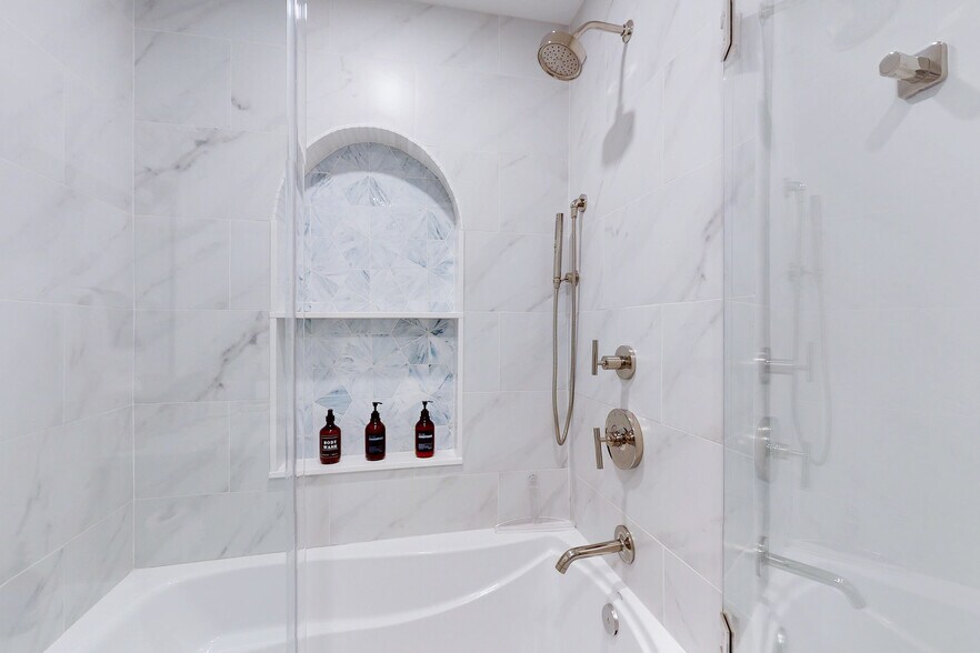 Building Photo - 86 Worcester St