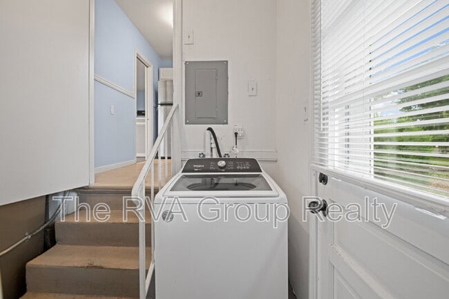 Building Photo - 3411 Oxnard Rd