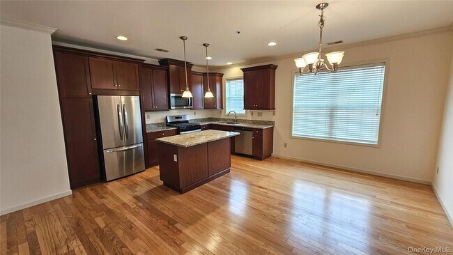 Building Photo - 304 Canter Ct