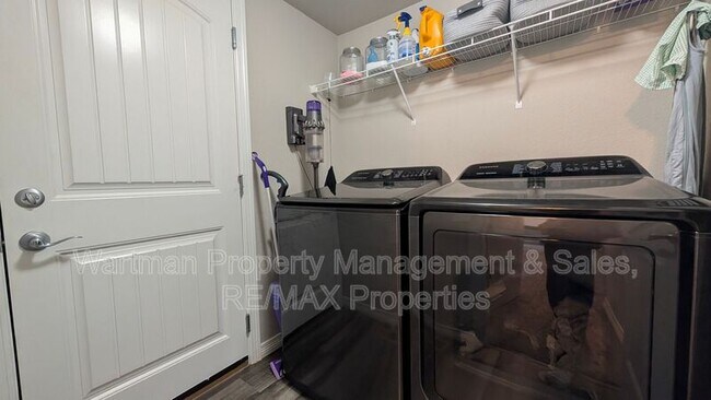 Building Photo - 6452 Vedder Dr