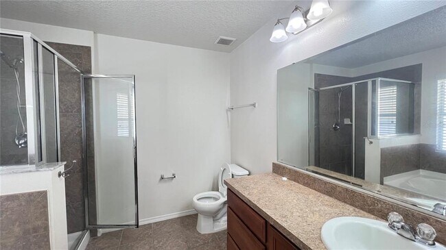 Building Photo - 13609 Laranja St