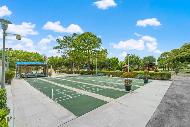 Building Photo - 687 Marlboro Oval