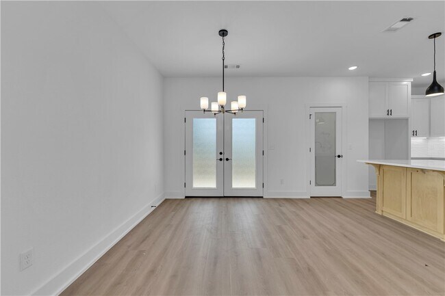 Building Photo - 7001 SW Basswood Ave