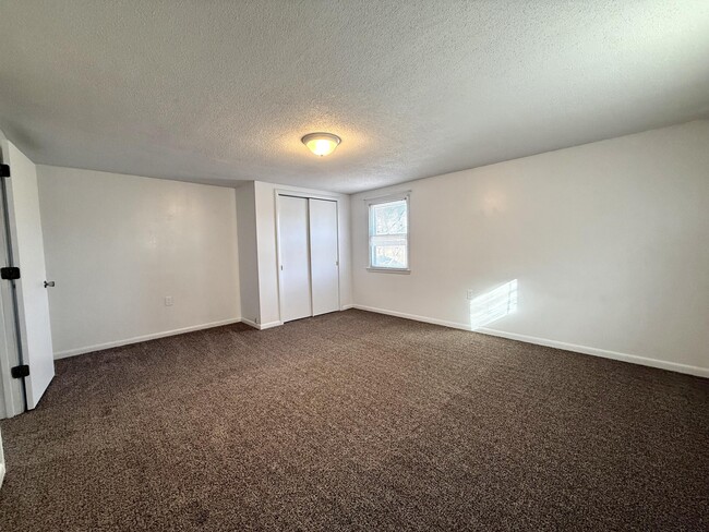 Building Photo - 1405 Webb Ridge Rd