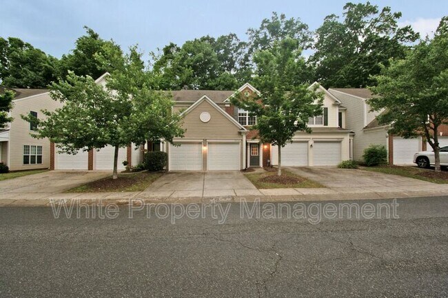 Building Photo - 10146 Blakeney Preserve Dr