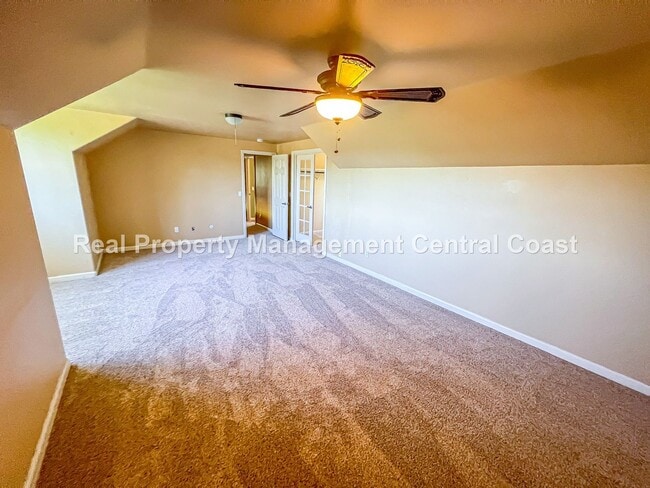 Building Photo - AVAILABLE SEPTEMBER - Nice Home in Atascad...