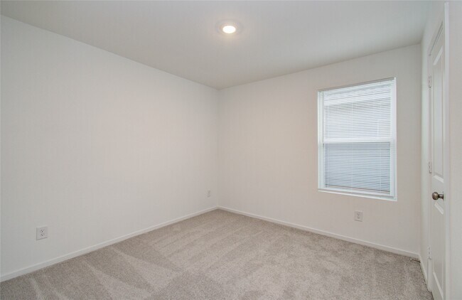 Building Photo - 25364 Carnation Ct