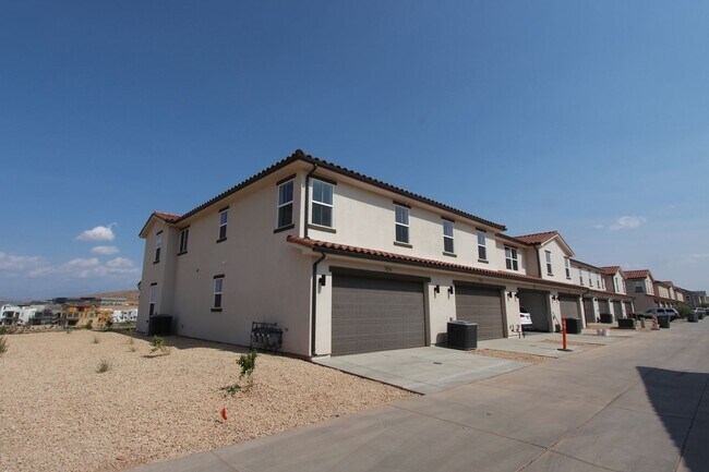 Building Photo - 762 W Sunfire Ln
