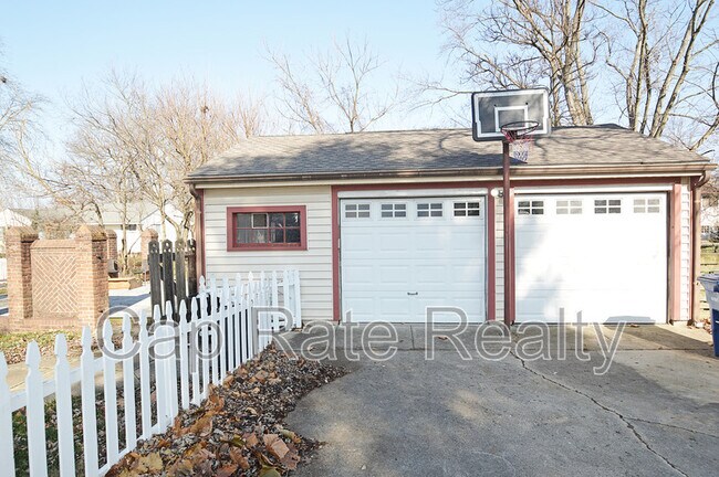 Building Photo - 216 Cherrington Rd