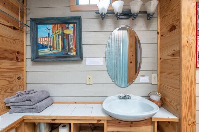 Building Photo - 1939 Crawford Dairy Rd