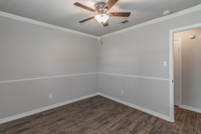 Building Photo - COMING SOON! UPDATED 3 BEDROOM IN ALEDO