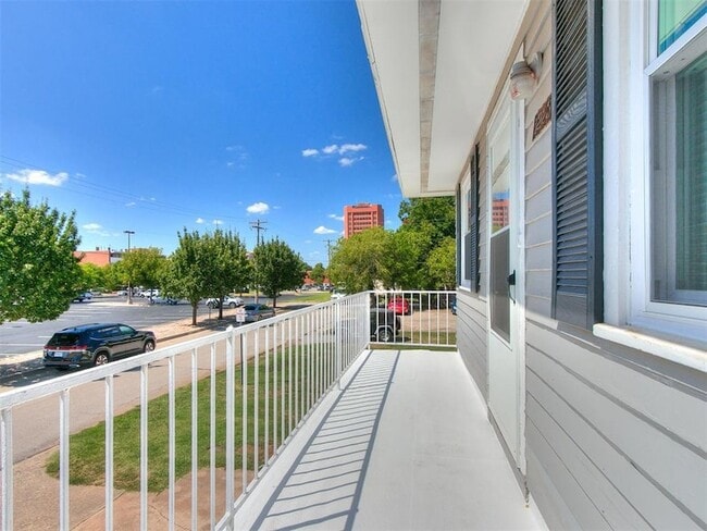 Building Photo - 1223 Monnett Ave