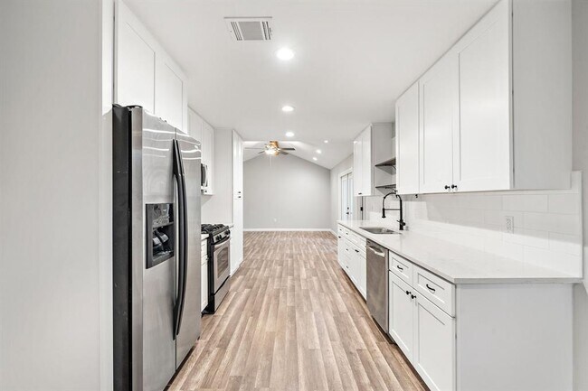 Building Photo - 3527 Willie Way