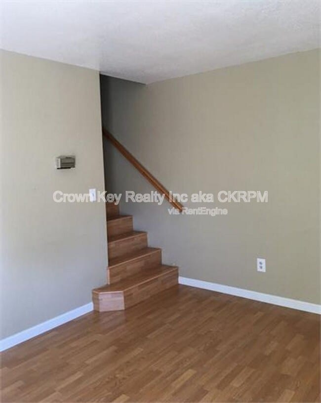 Building Photo - 80 Portola Way