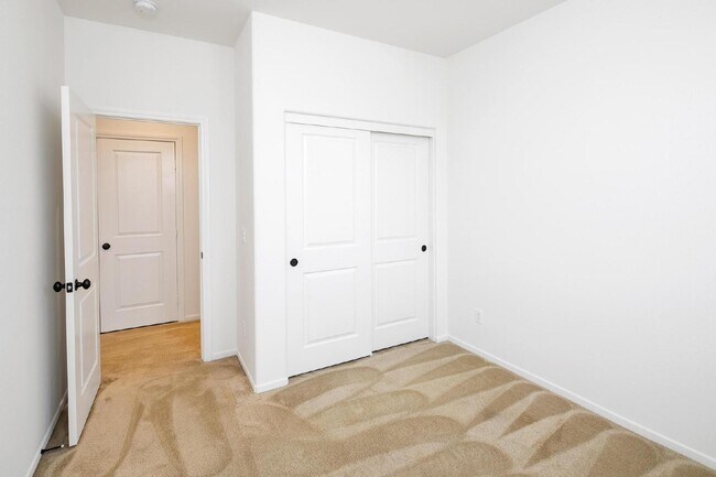 Building Photo - Village of Escaya - 3 Br 2.5 Ba - 2 car attached garage - must see this fabulous community!