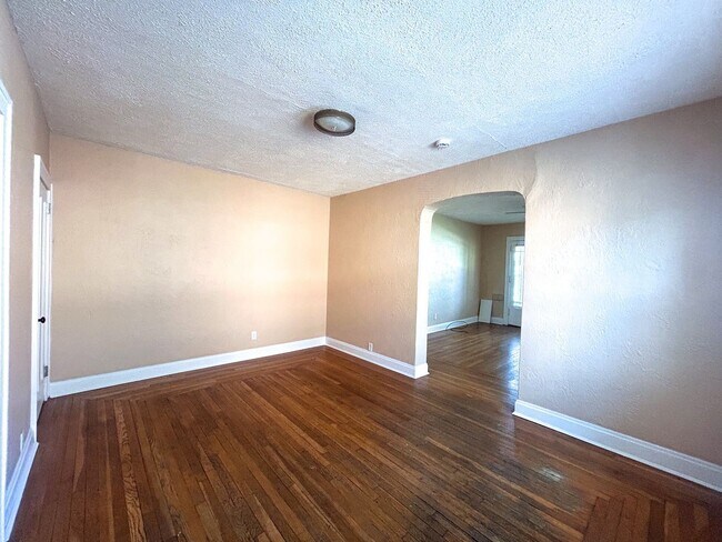 Building Photo - 6338 Hamilton Ave