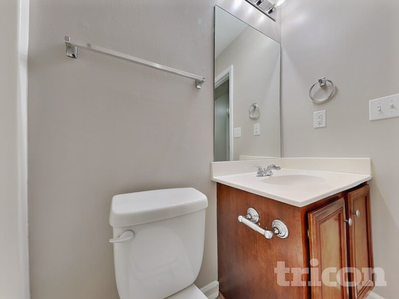 Building Photo - 6884 White Walnut Way