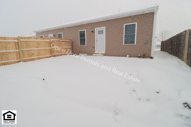 Building Photo - 1306 Normandale Dr