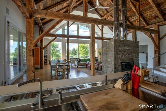 Building Photo - 187 Old Mt Tom Rd