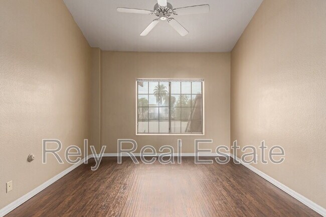 Building Photo - 2801 N Litchfield Rd