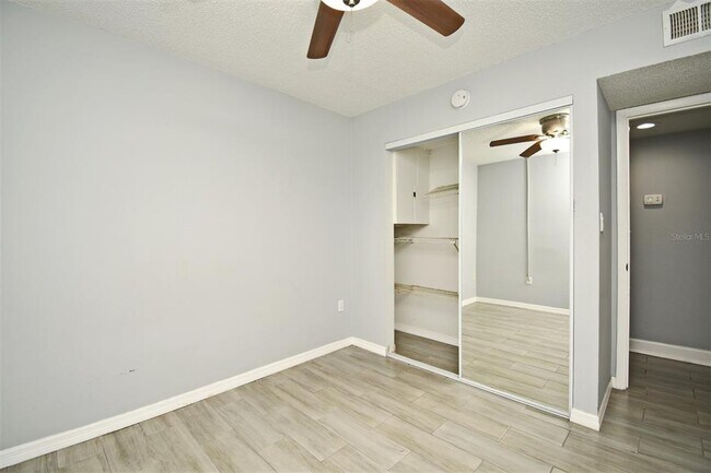 Building Photo - 610 Cranes Way