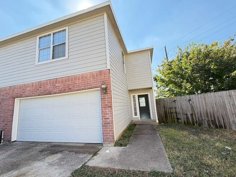 Building Photo - 6427 Waldron Dr