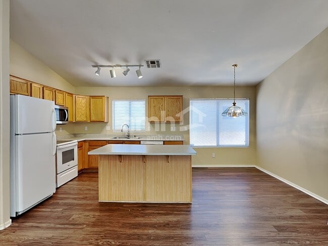 Building Photo - 4509 E Windsong Dr