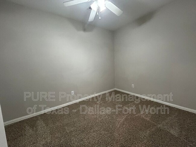Building Photo - 1918 Timber Oaks Dr