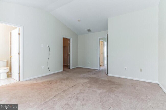 Building Photo - 2519 Dog Leg Ct