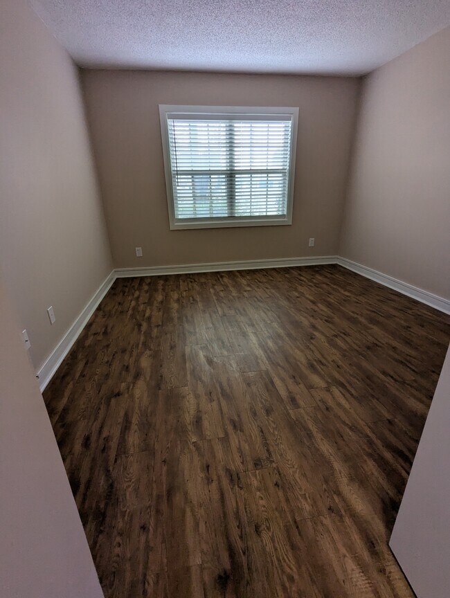 Building Photo - 6840 Blue Heron Blvd